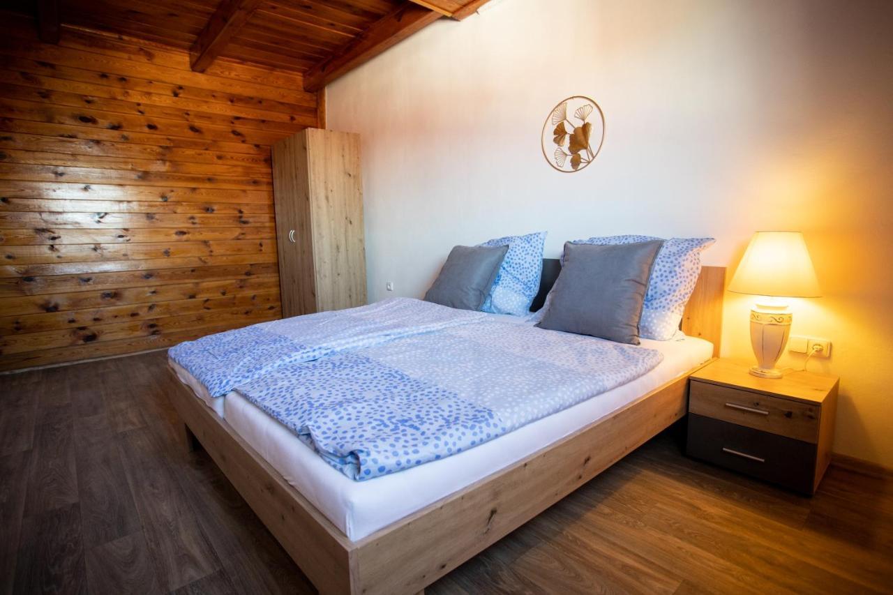 Tina Apartments Černá v Pošumaví Eksteriør billede