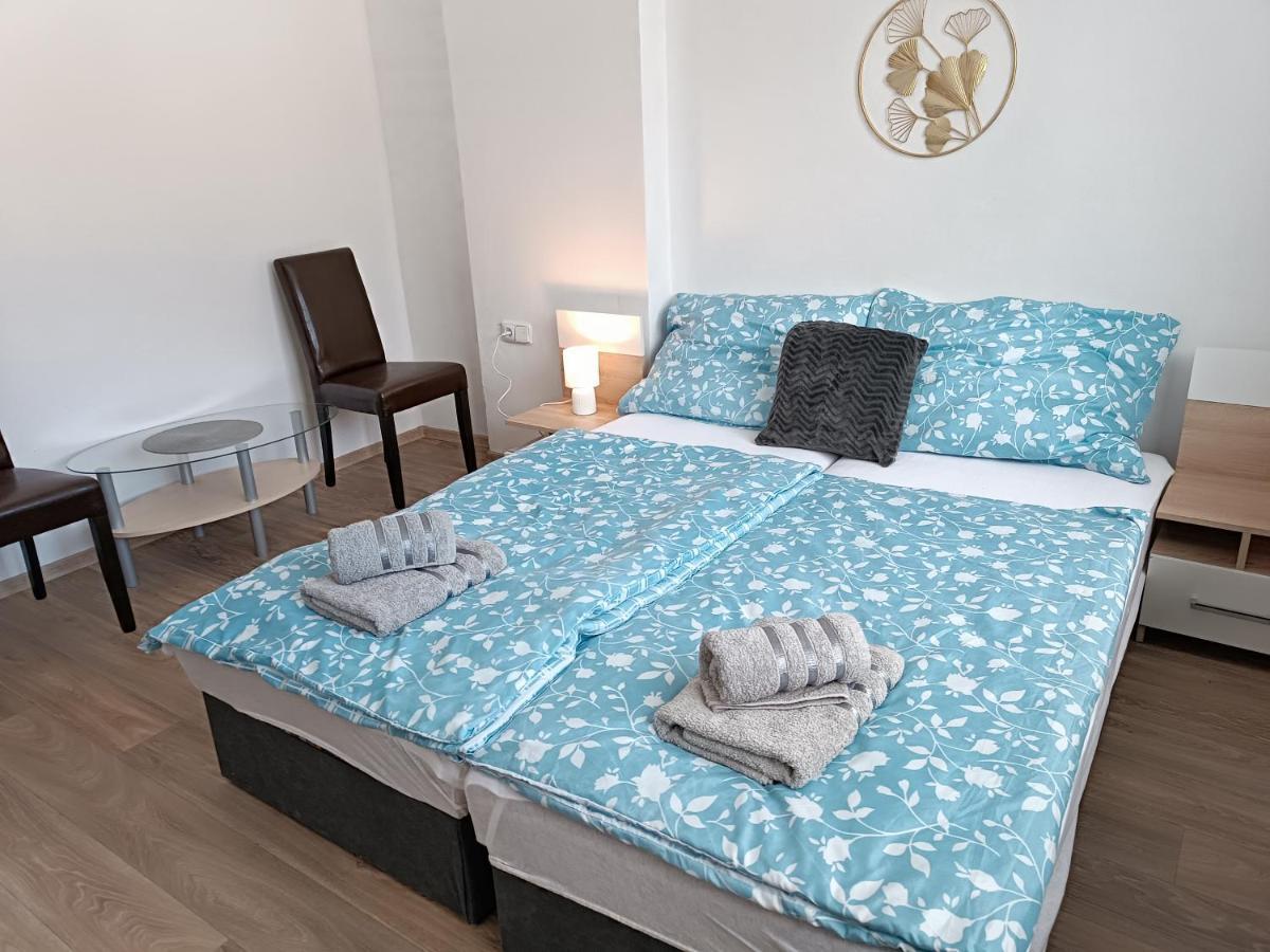 Tina Apartments Černá v Pošumaví Eksteriør billede